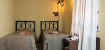 Large room: Photo 1